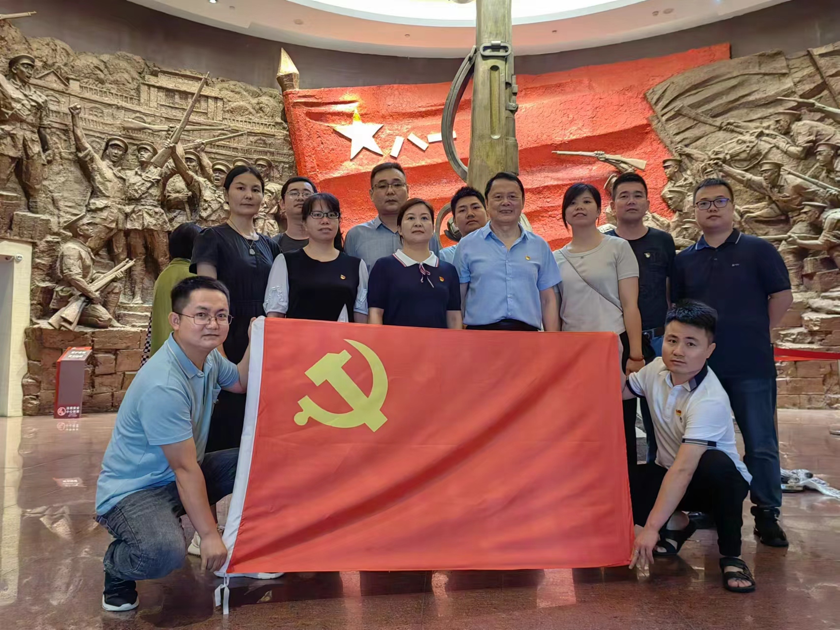 賡續(xù)紅色血脈，傳承建黨精神                                                    ——江西誠建黨支部開展“慶七一，感黨恩，跟黨走”主題黨日活動
